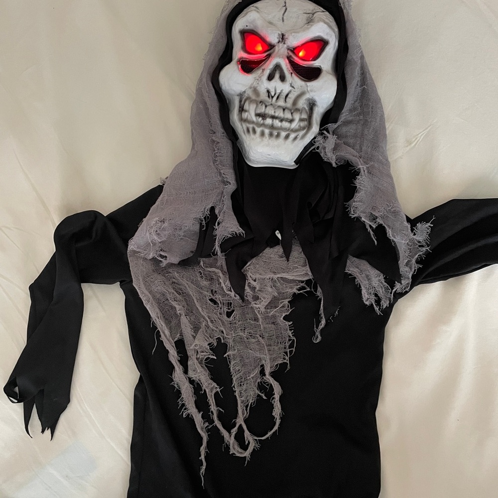 Kids Eerie Glow Skeleton Head Costume